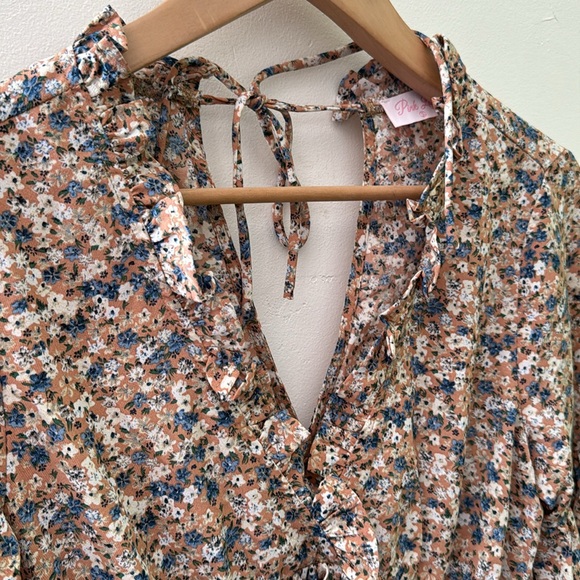 Fall time! Pink Lily long sleeve bell cuffed wrist floral low cut tie back EUC - Picture 2 of 8